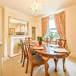 The Town House At Muntham- Luxury Holiday Home With Hot Tub