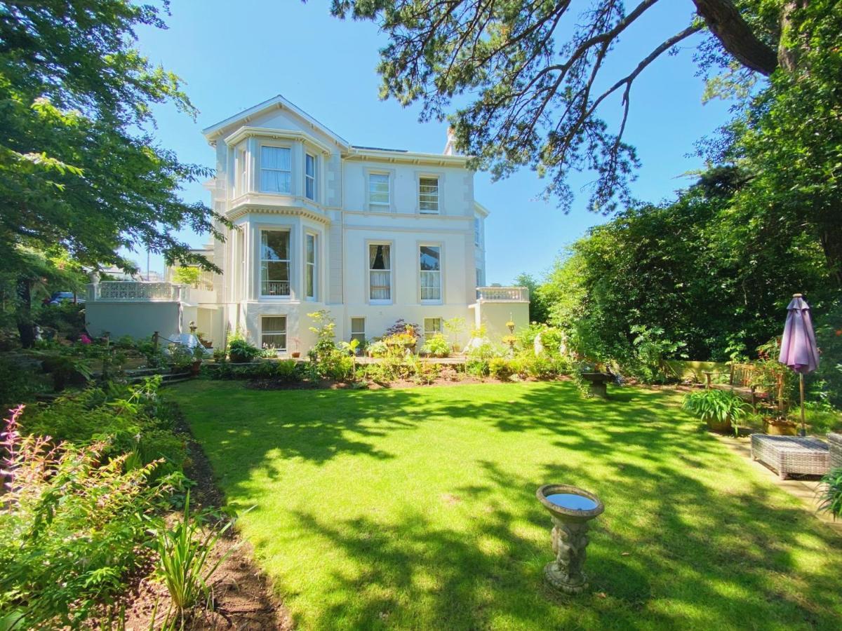 The Town House At Muntham- Luxury With Hot Tub