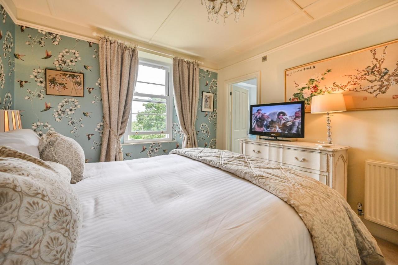 The Town House At Muntham- Luxury With Hot Tub