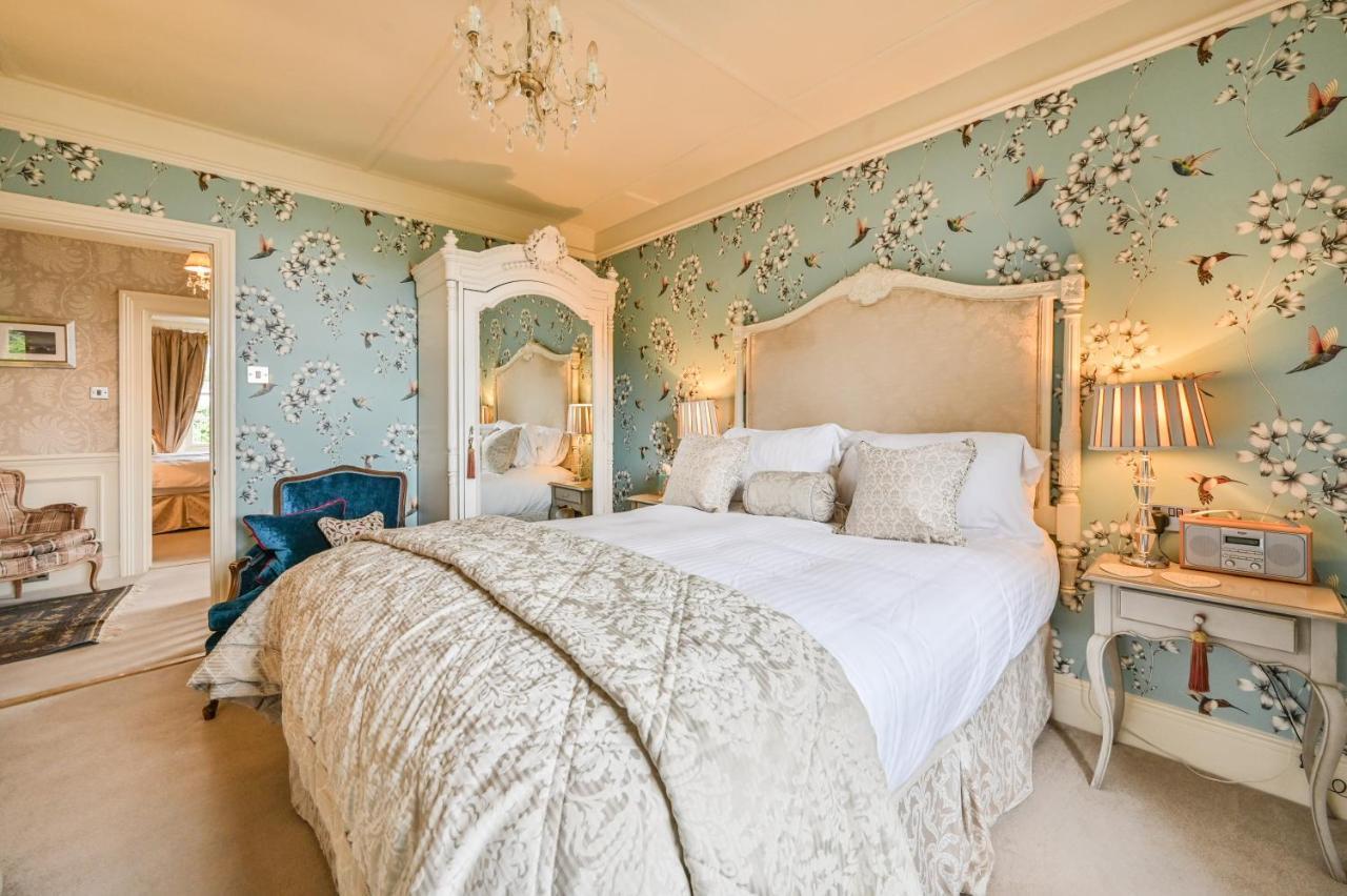 The Town House At Muntham- Luxury With Hot Tub Holiday home *