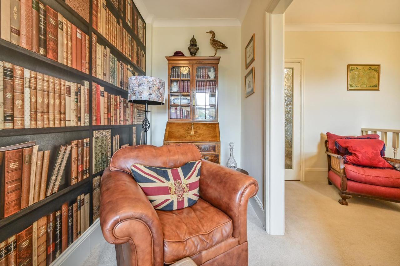 The Town House At Muntham- Luxury With Hot Tub Holiday home