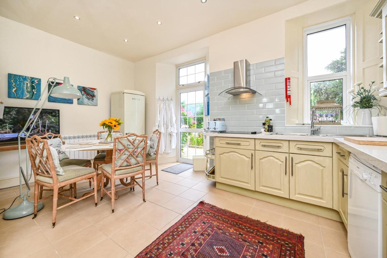 The Town House At Muntham- Luxury With Hot Tub * Torquay