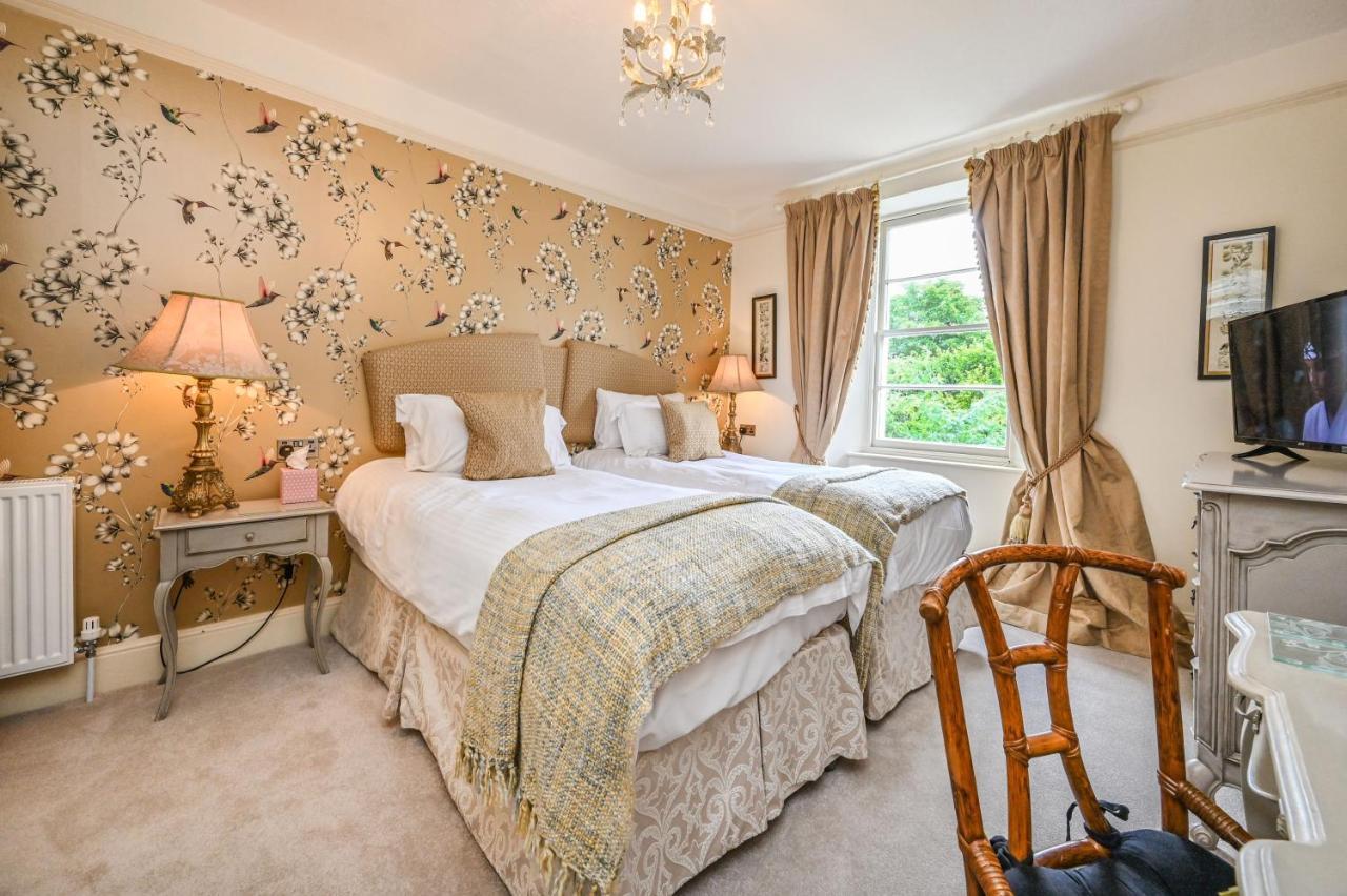 The Town House At Muntham- Luxury With Hot Tub Holiday home *