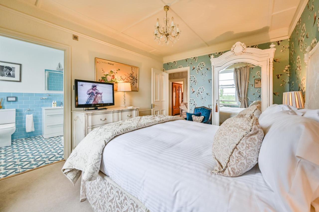 The Town House At Muntham- Luxury With Hot Tub Holiday home