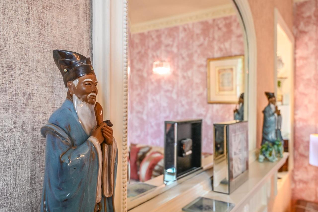 The Town House At Muntham- Luxury With Hot Tub Holiday home