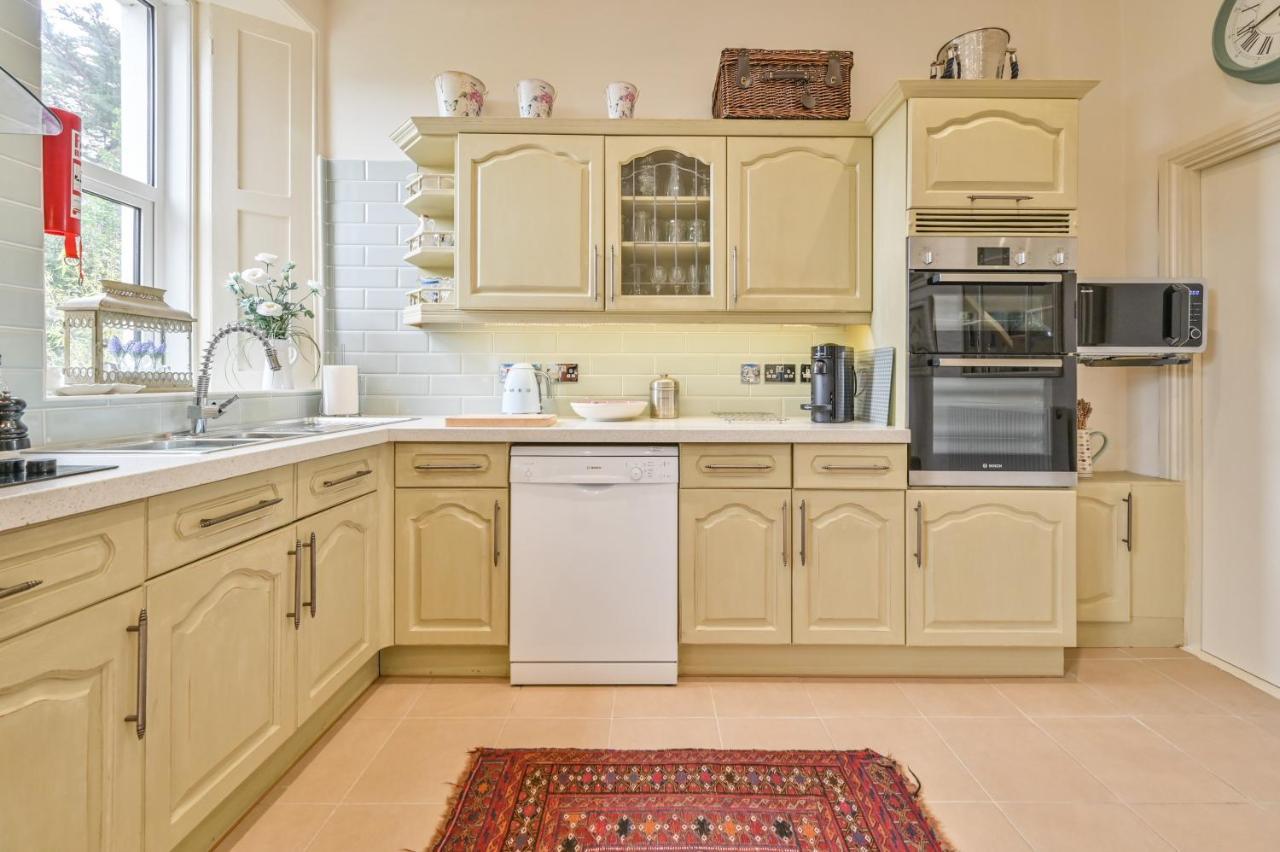 Holiday home The Town House At Muntham- Luxury With Hot Tub *